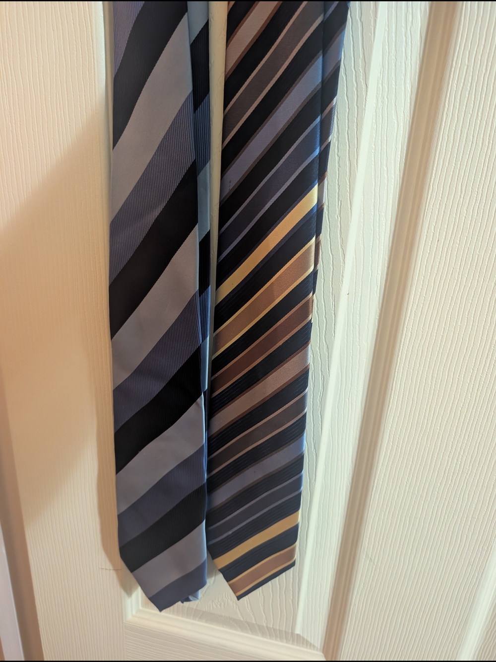 BCBG Men's Navy and Light Blue Striped Tie